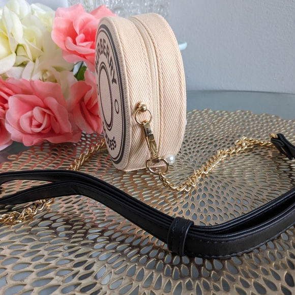 Burberry - Picture 6 of 7